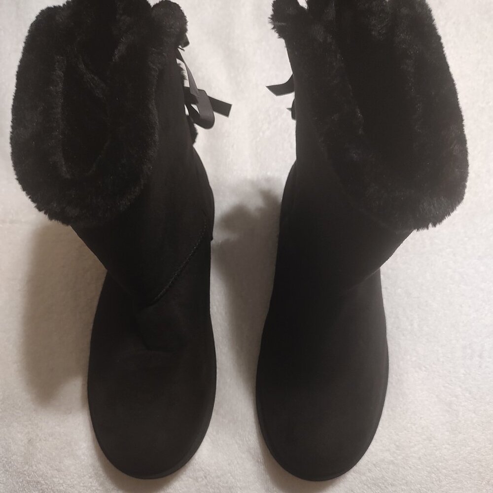 WOMEN'S SIZE 12M "HOT TOMATO" BLACK SUEDE BOOT